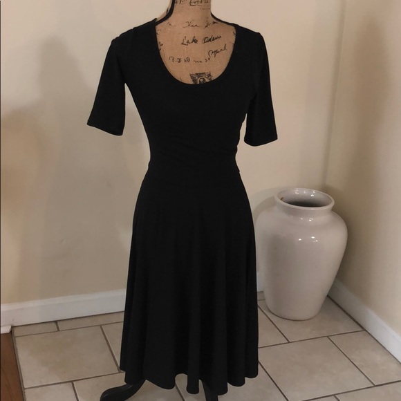 LuLaRoe Dresses & Skirts - Black lularoe size small Nichole dress